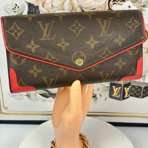 Louis Vuitton Retiro Monogram Sarah Wallet 😍❤️ - Picture 9 of 17